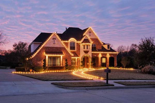 Here’s Where to Get Professional Wholesale Holiday Lights for 2022 in the Dallas–Fort Worth Metroplex