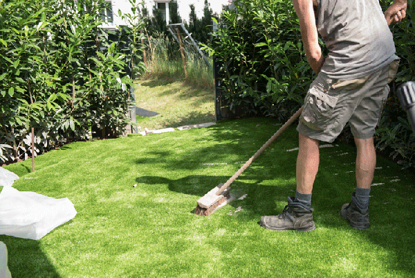 Here's Why Synthetic Turf Is One Of The Hottest Trends In Landscaping Today