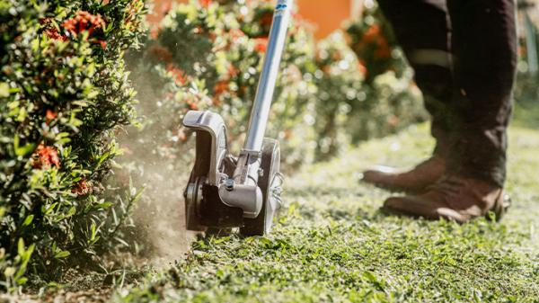 Using an Edger to Get Your Lawn Ready for Spring and Summer in 2022