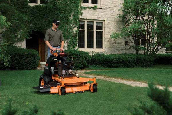 Must-Have Power Equipment For Lawn Care And Landscaping Businesses